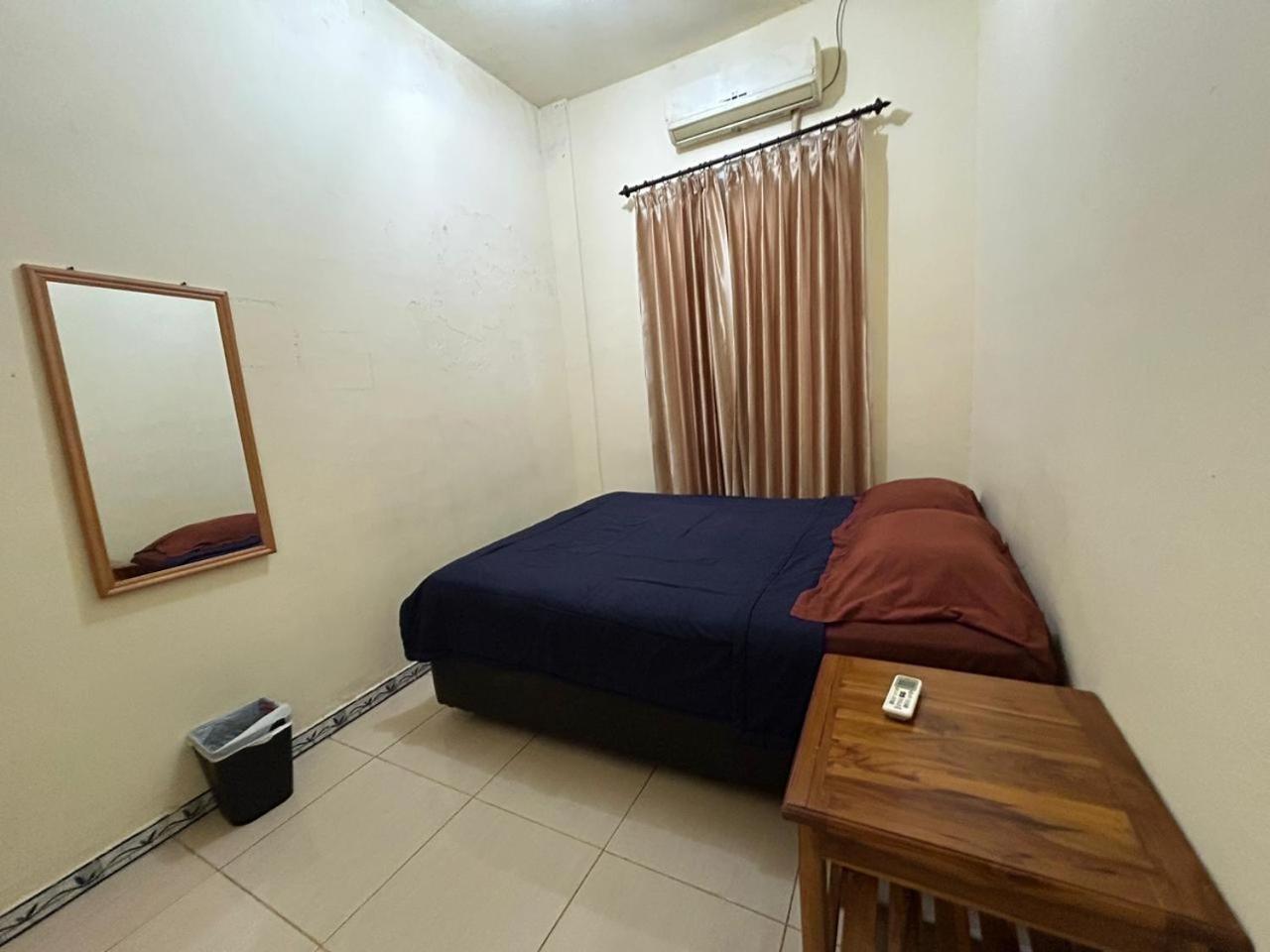 Four-G Home Stay & Komodo Tour Labuan Bajo Esterno foto