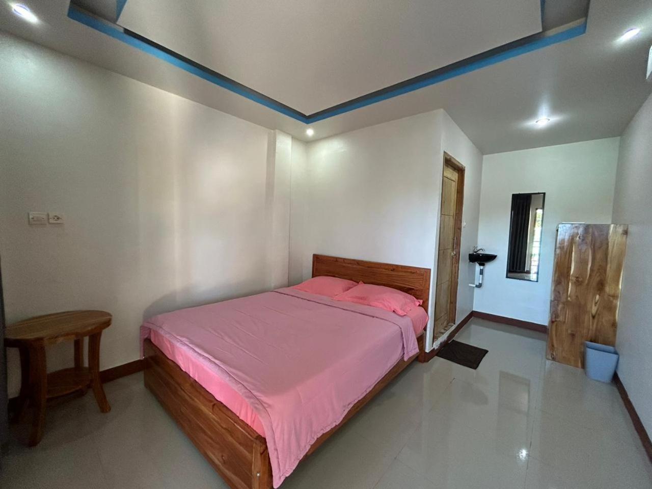Four-G Home Stay & Komodo Tour Labuan Bajo Esterno foto